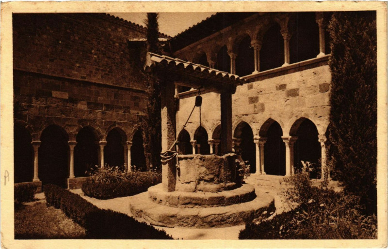 Carte postale ancienne Frejus - Cloitre du XIIIe siecle à Fréjus