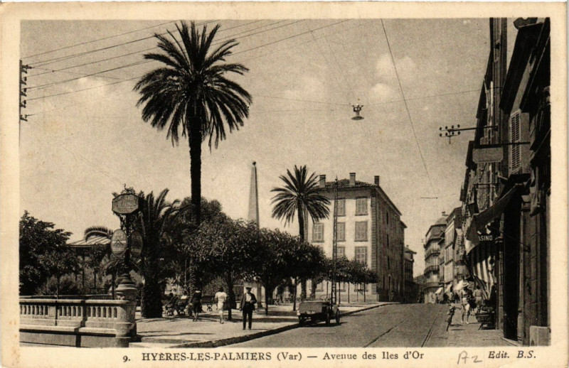Carte postale ancienne Hyeres-les-Palmiers - Avenue des Iles d'Or à Hyères