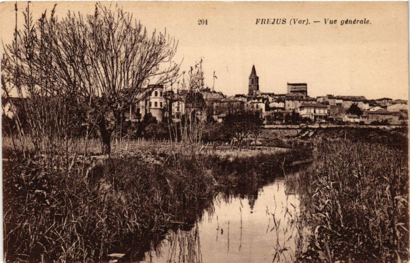 Carte postale ancienne Frejus - Vue générale à Fréjus