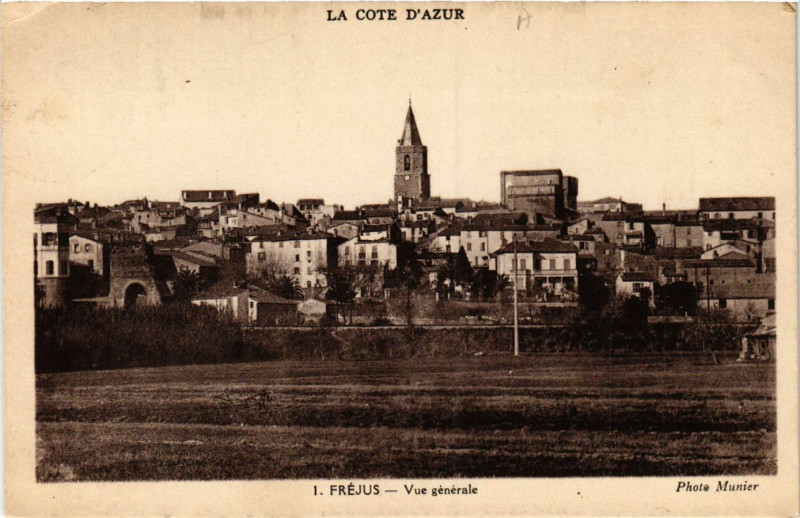 Carte postale ancienne Frejus - Vue générale à Fréjus