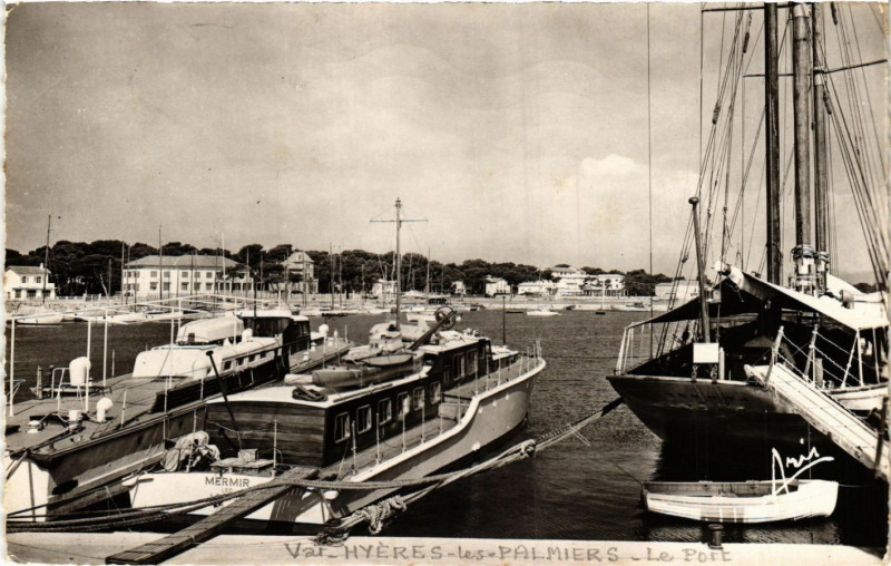 Carte postale ancienne Hyeres-les-Palmiers - Le Port à Hyères