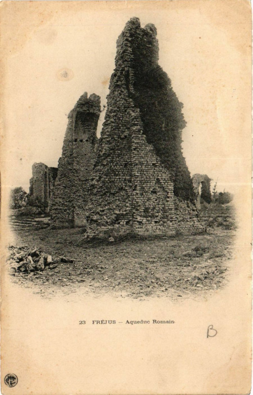Carte postale ancienne Frejus - Aqueduc Romains à Fréjus