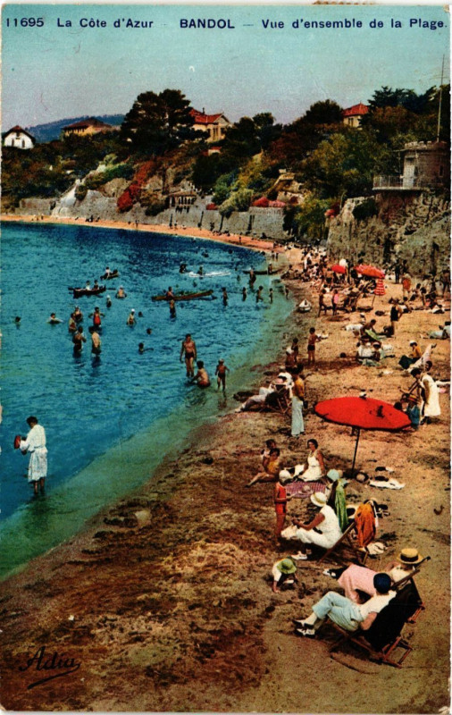 Carte postale ancienne Bandol - Vue d'ensemble de la Plage à Bandol