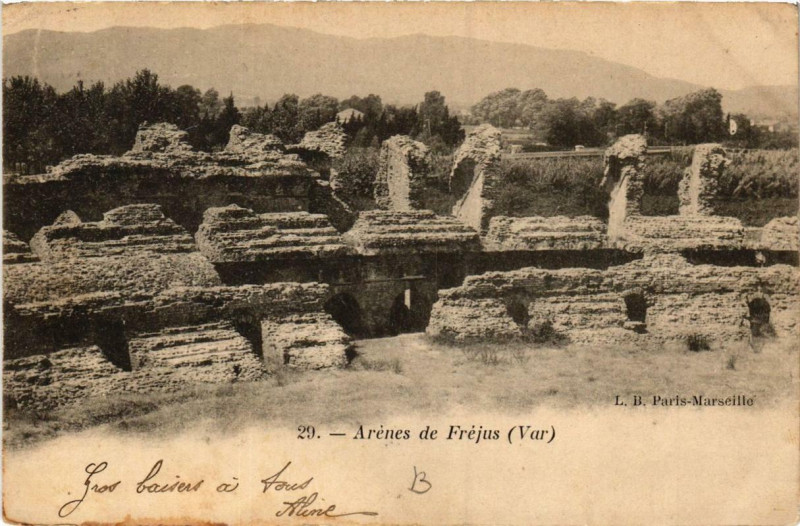 Carte postale ancienne Arenes de Frejus à Fréjus