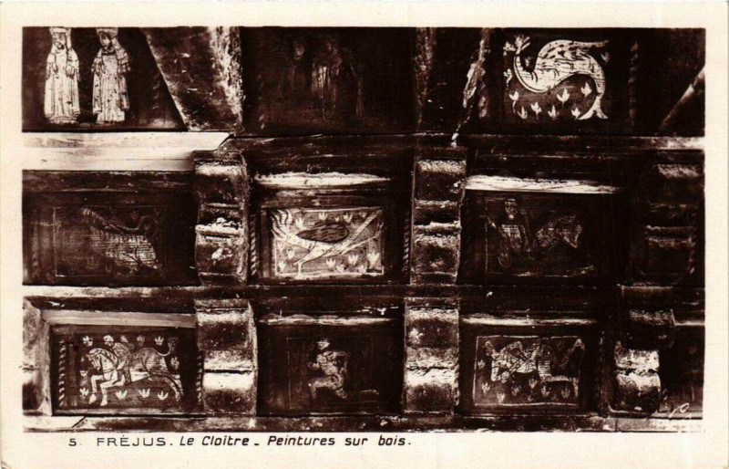 Carte postale ancienne Frejus Le Cloitre - Peintures sur bois à Fréjus