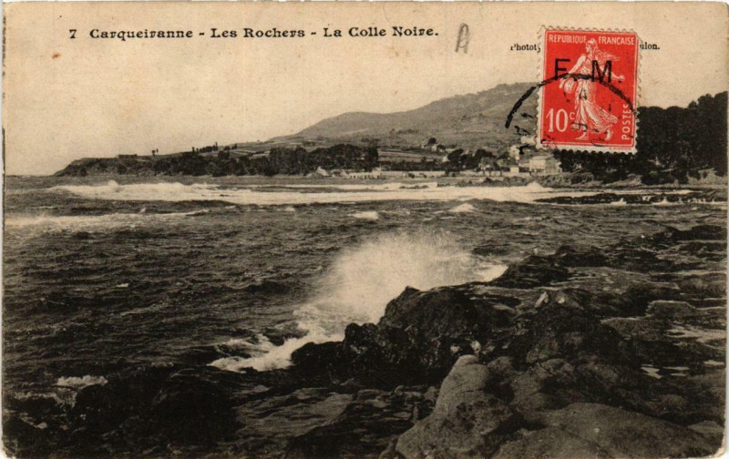 Carte postale ancienne Carqueiranne Les Rochers - La Colle Noire à Carqueiranne