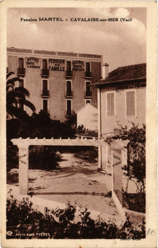 Carte postale ancienne Cavalaire-sur-Mer - Pension Martel à Cavalaire-sur-Mer