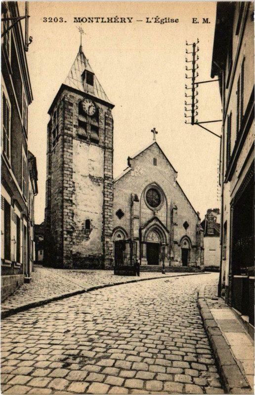 Carte postale ancienne Montlhery - L'Eglise à Montlhéry