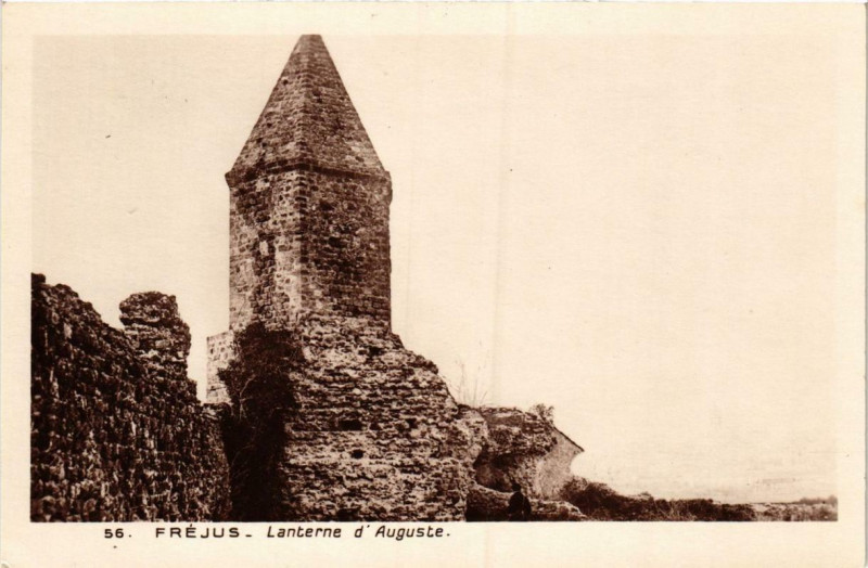 Carte postale ancienne Frejus Lanterne d'Auguste à Fréjus
