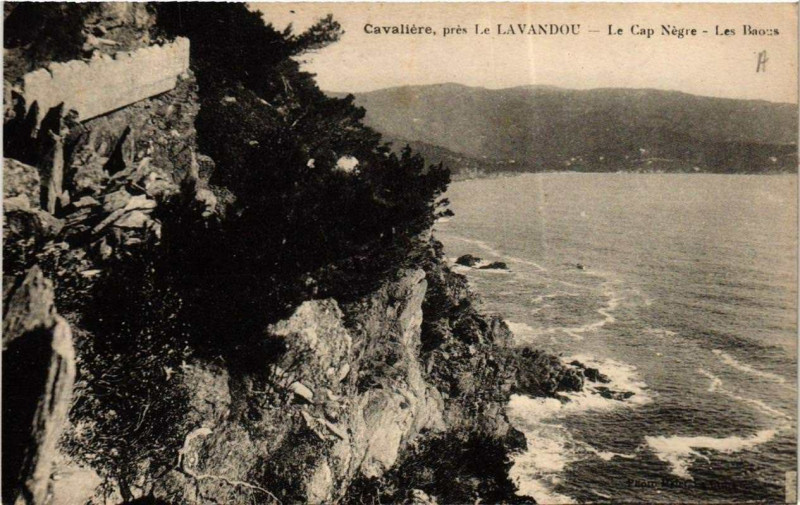 Carte postale ancienne Cavaliere pres Lavandou Le Cap Negre