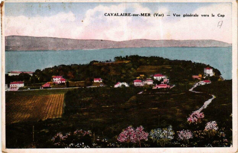 Carte postale ancienne Cavalaire-sur-Mer Vue générale vers le Cap à Cavalaire-sur-Mer