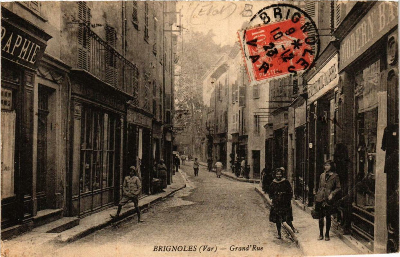 Carte postale ancienne Brignoles Grand'Rue à Brignoles