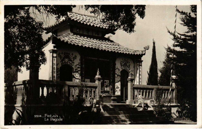 Carte postale ancienne Frejus La Pagode à Fréjus