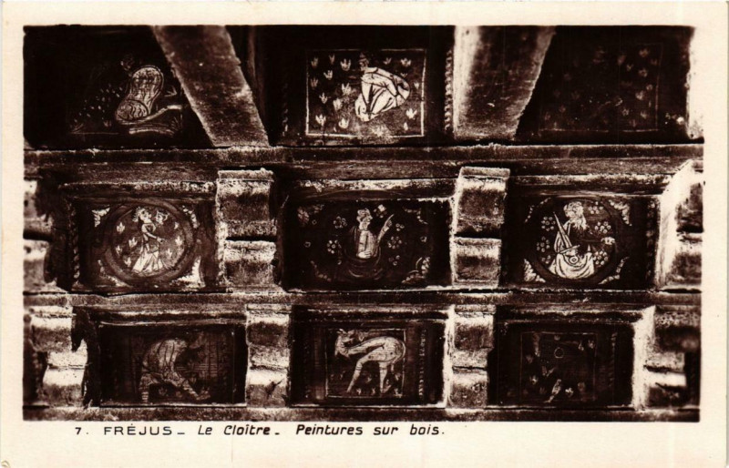 Carte postale ancienne Frejus Le Cloitre - Peintures sur bois à Fréjus