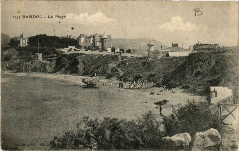 Carte postale ancienne Bandol La Plage à Bandol