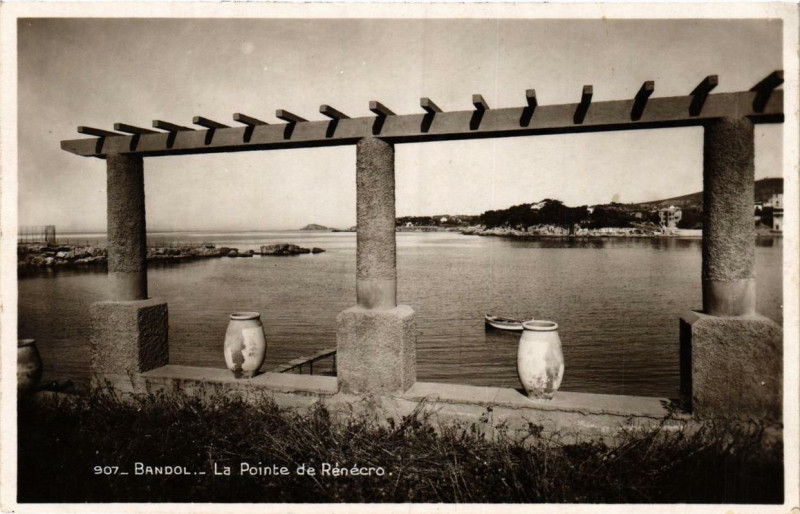 Carte postale ancienne Bandol La Pointe de Renecro à Bandol