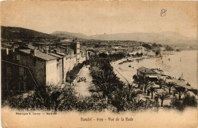 Carte postale ancienne Bandol Vue de la Rade à Bandol