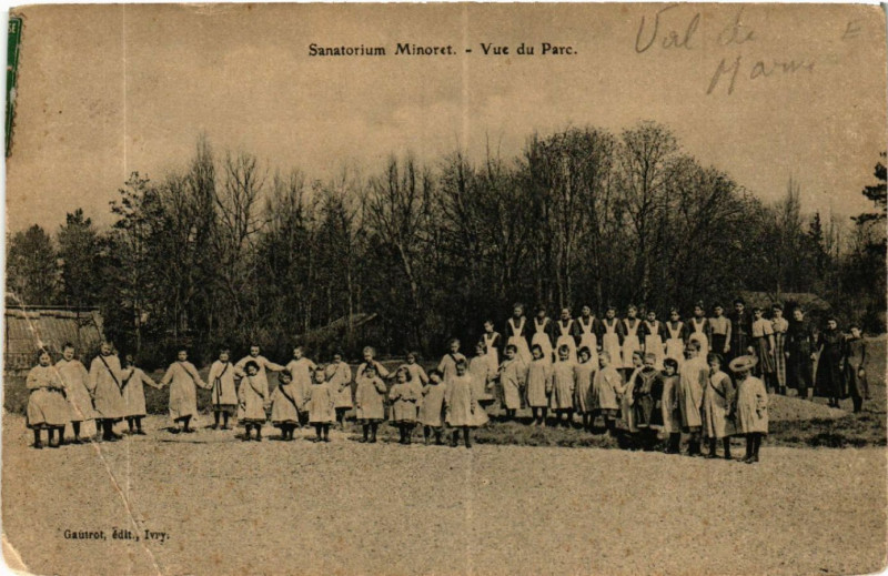 Carte postale ancienne Sanatorium Minoret - Vue du Parc