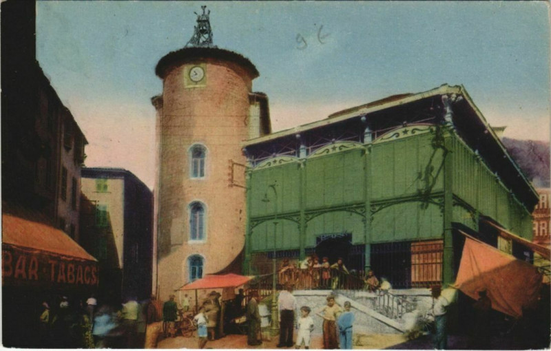 Carte postale ancienne Hyeres La Bourse du Travail et le Marche France à Hyères