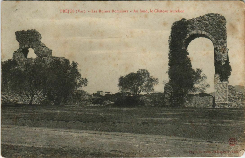 Carte postale ancienne Frejus Les Ruines Romaines France à Fréjus