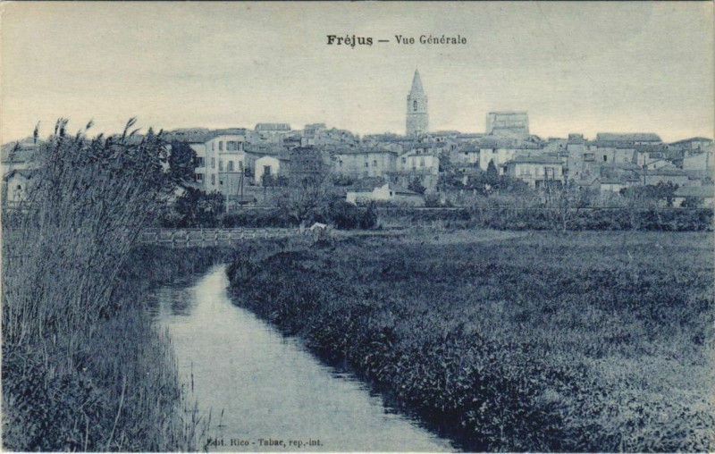 Carte postale ancienne Frejus Vue Generale France à Fréjus