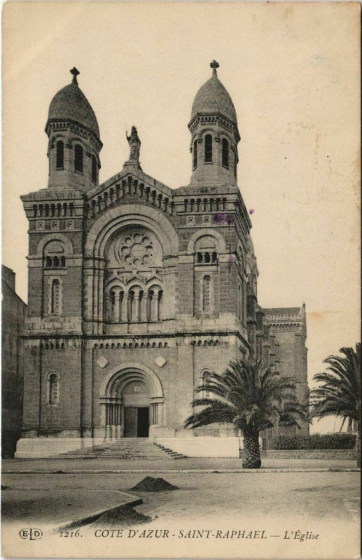 Carte postale ancienne Saint-Raphael L'Eglise France à Saint-Raphaël