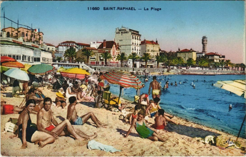 Carte postale ancienne Saint-Raphael La Plage France à Saint-Raphaël