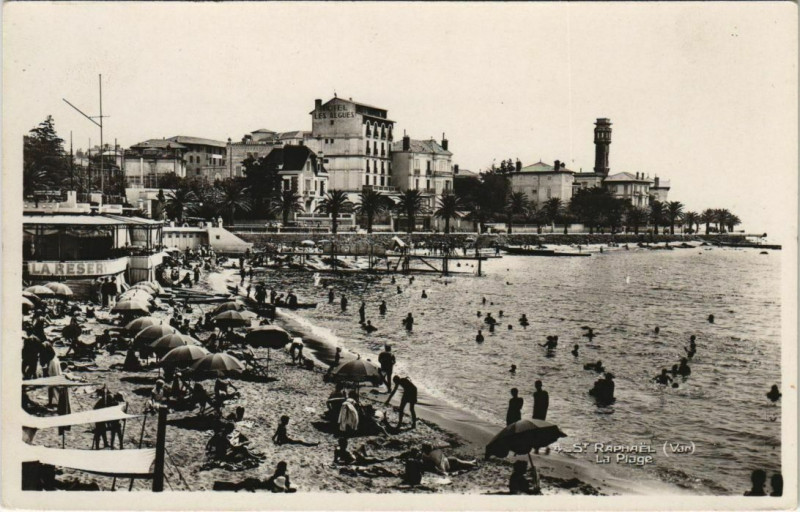 Carte postale ancienne Saint-Raphael La Plage France à Saint-Raphaël