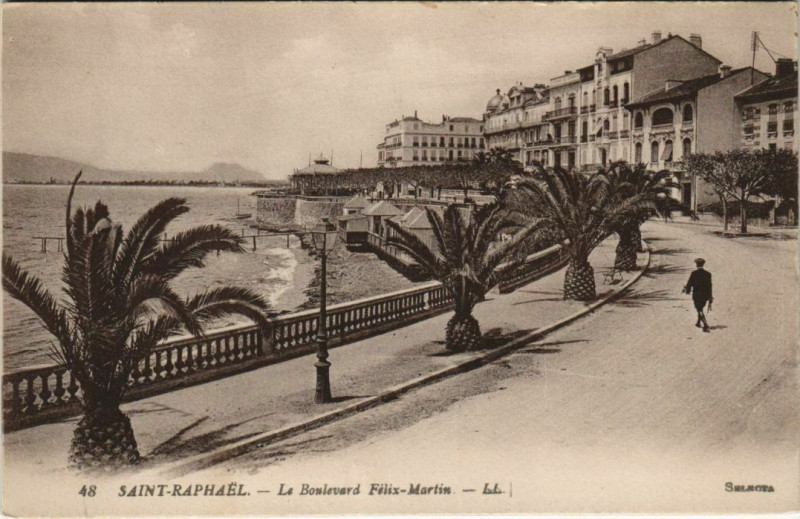 Carte postale ancienne Le Boulevard Félix-Martin à Saint-Raphaël