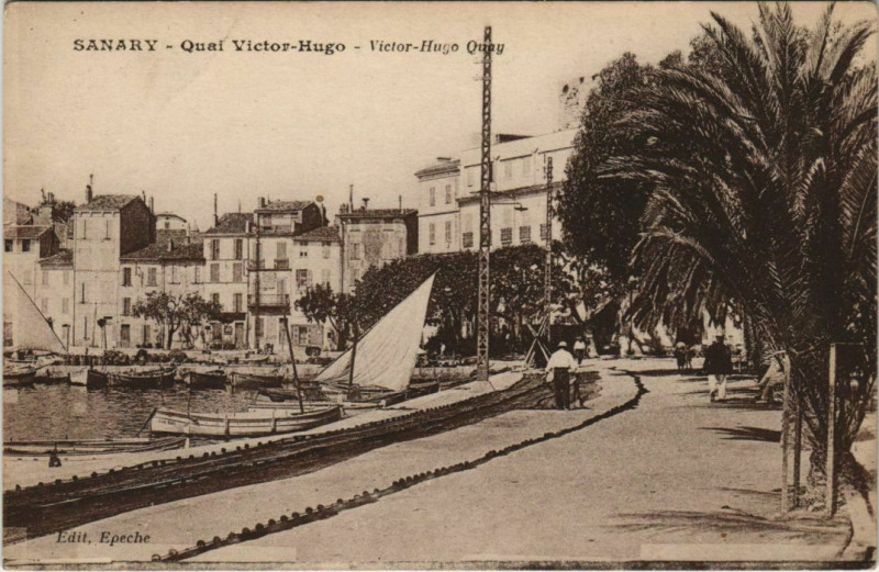 Carte postale ancienne Sanary Quai Victor Hugo France