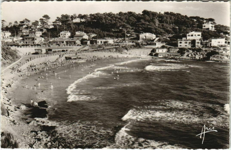 Carte postale ancienne Sanary-sur-Mer La Plage de Port-Issol France à Sanary-sur-Mer