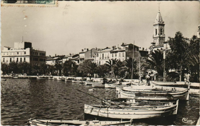 Carte postale ancienne Sanary-sur-Mer Vue sur le Port France à Sanary-sur-Mer