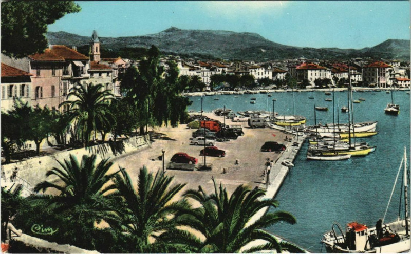 Carte postale ancienne Sanary-sur-Mer Vue Generale, Le Port et la Ville France à Sanary-sur-Mer