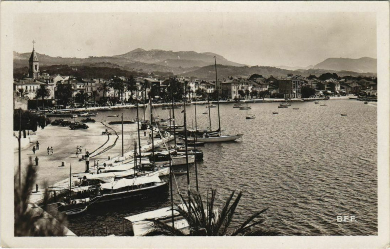 Carte postale ancienne Sanary-sur-Mer Le Port France à Sanary-sur-Mer