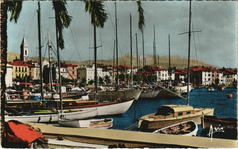 Carte postale ancienne Sanary-sur-Mer Quai des Yachts France à Sanary-sur-Mer