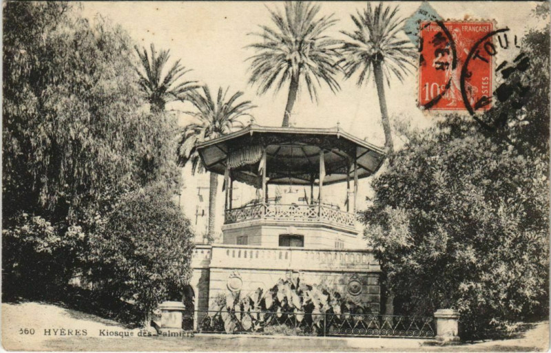 Carte postale ancienne Hyeres Kiosque des Pamiers France à Hyères