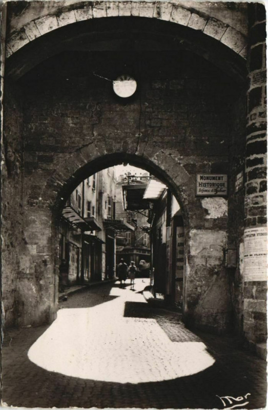 Carte postale ancienne Hyeres Porte de la Rade France à Hyères