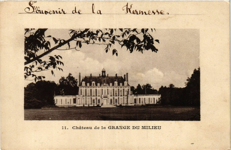 Carte postale ancienne Chateau de la Grange Du Milieu