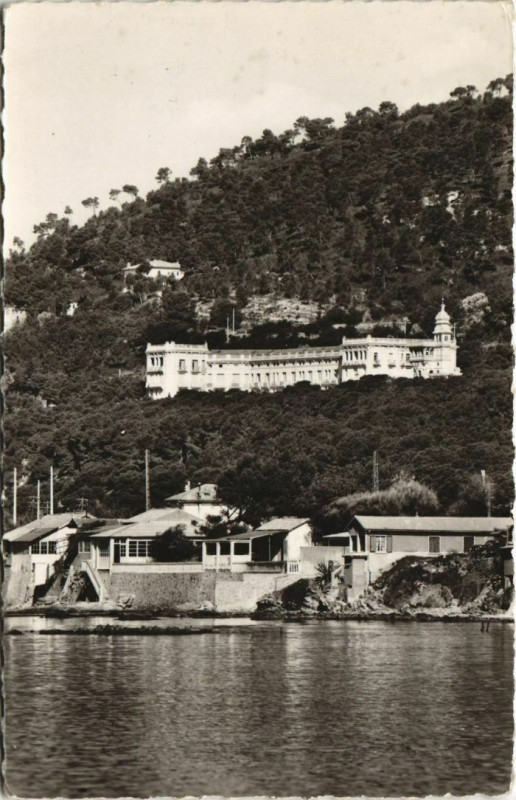 Carte postale ancienne Hyeres Le Centre Helio-Marin de San Salvadour France à Hyères