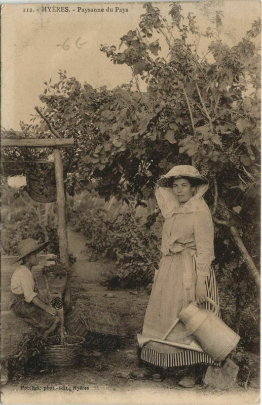 Carte postale ancienne Hyeres Paysanne du Pays France à Hyères