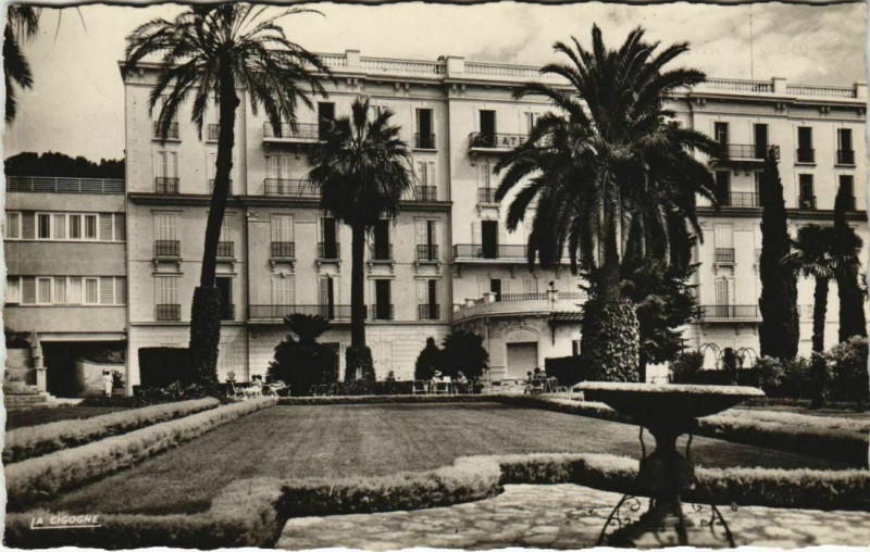 Carte postale ancienne Hyeres Maison de Repos Chateaubriand France à Hyères