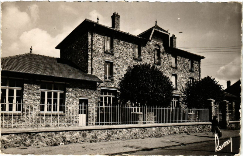 Carte postale ancienne Vigneux - Ecole des garcons - 1988