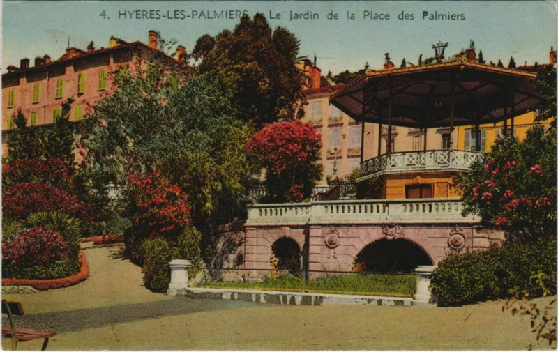 Carte postale ancienne Hyeres Le Jardin de la Place des Palmiers France à Hyères
