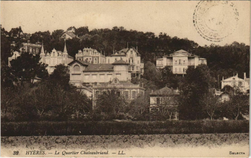 Carte postale ancienne Hyeres Le Quartier Chateaubriand France à Hyères