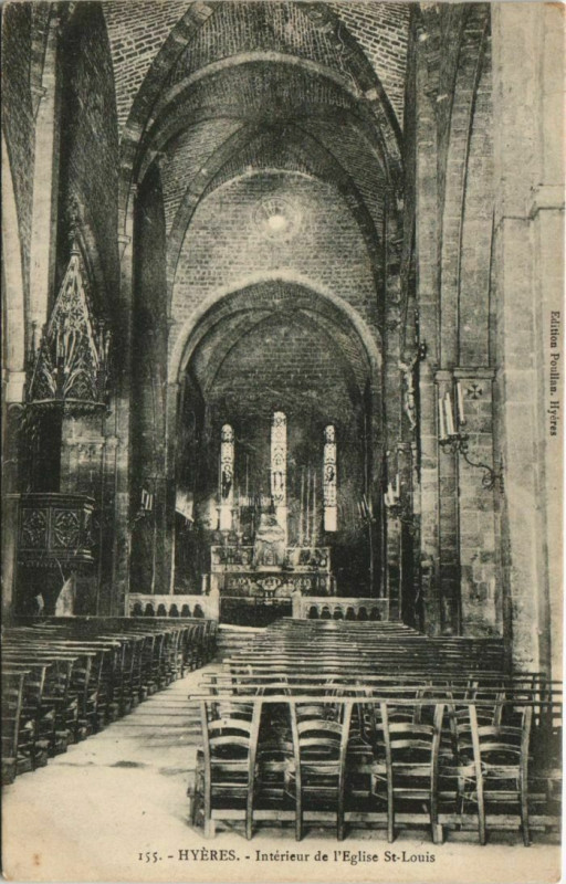 Carte postale ancienne Hyeres Interieur de l'Eglise Saint-Louis France à Hyères