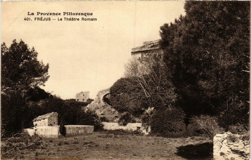 Carte postale ancienne Frejus Le Théatre Romain à Fréjus