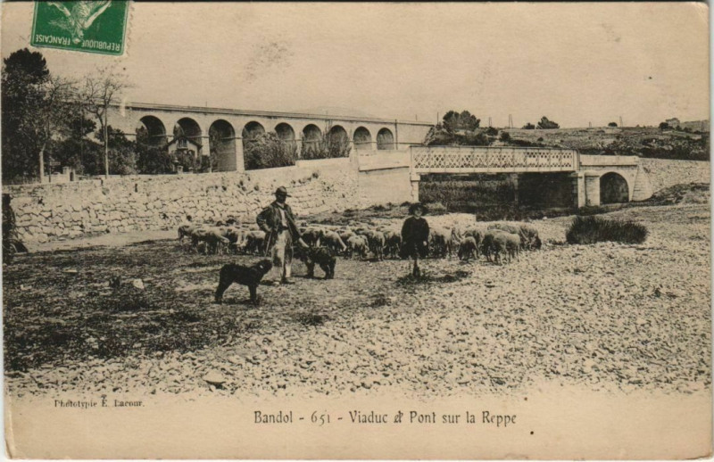 Carte postale ancienne Bandol Viaduc et Pont sur le Reppe à Bandol