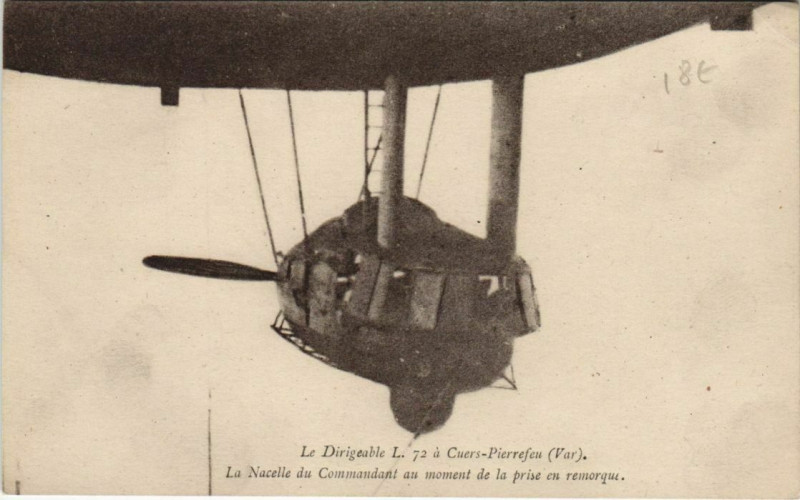 Carte postale ancienne Cuers Pierrefeu-du-Var - Le Dirigeable - La Nacelle du Commandant à Cuers