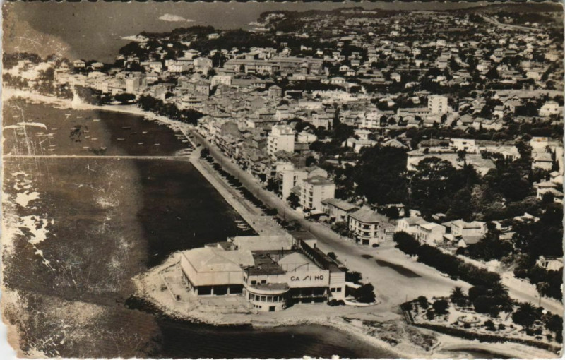 Carte postale ancienne Bandol Vue Aerienne du Littoral à Bandol