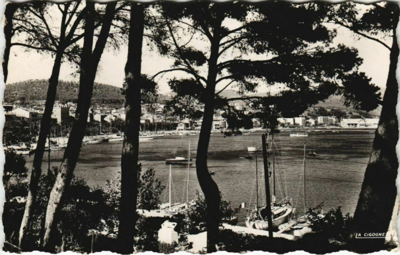 Carte postale ancienne Bandol Vue d'Ensemble à Bandol